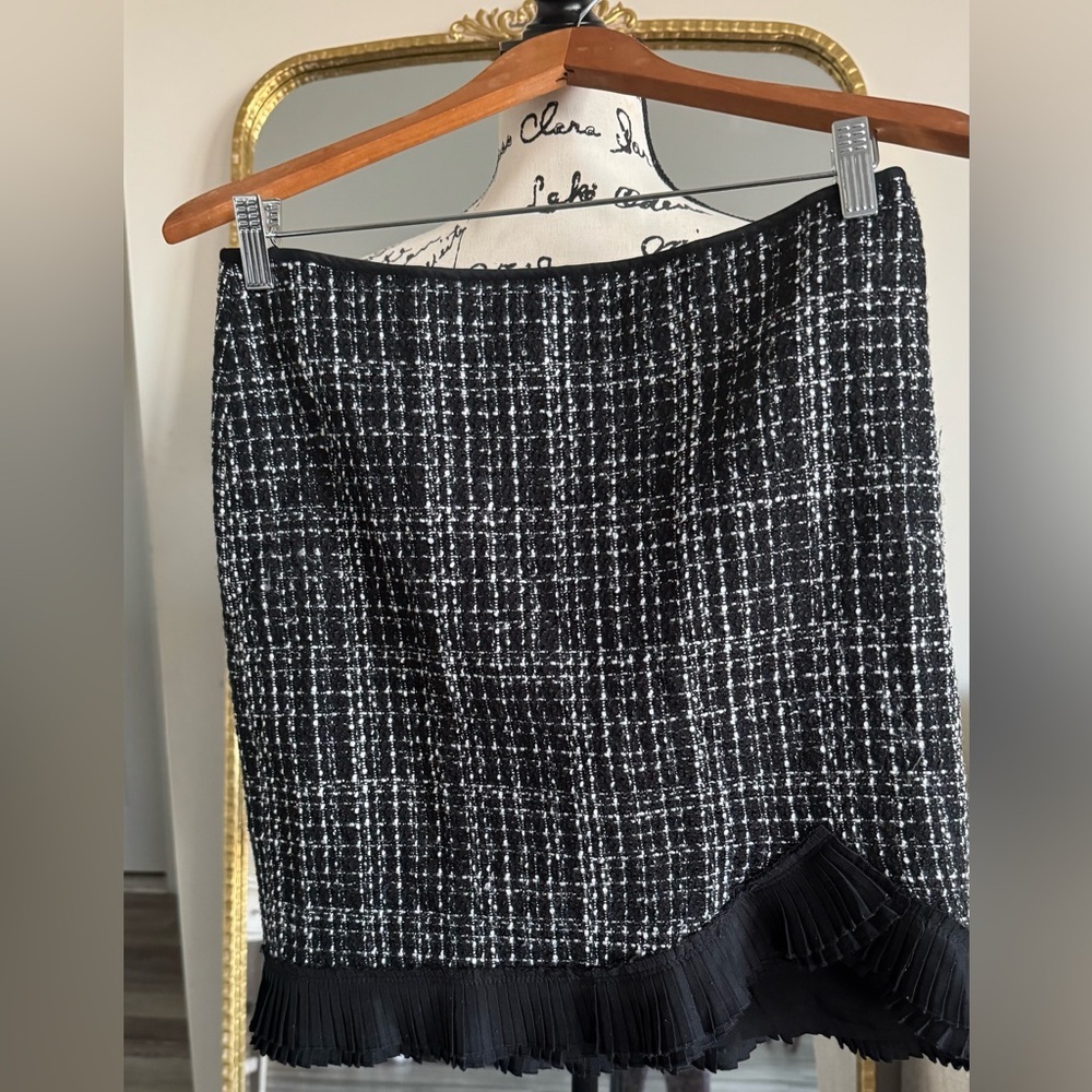 White House Black Market Asymmetrical Ruffled Pencil Skirt - Picture 2 of 10